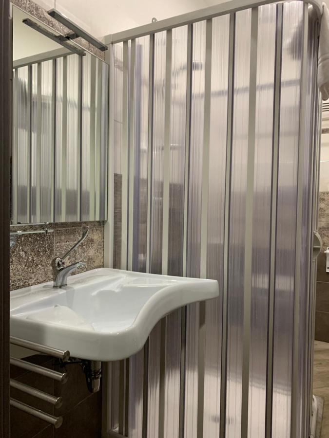 קטאניה Guesthouse Ughetti 21 מראה חיצוני תמונה